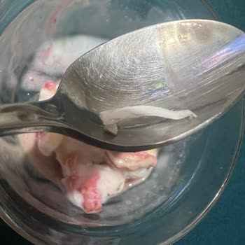 File Market Dondurmadan Çıkan Plastik Parça Çocuğumun Sağlığını Tehlikeye Attı