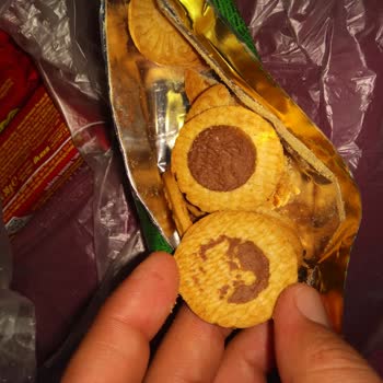 Bisküvi İçindeki Kremanın Fazlalığı Ve Yanıltıcı Görsel Sorunu