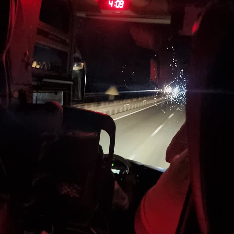 Yüksek Sesli Müzik Ve Bozuk Koltukla Rahatsız Edici Yolculuk