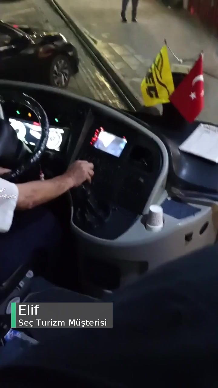 Seç Turizm Otobüsü Yolda Kaldı videonun kapak resmi