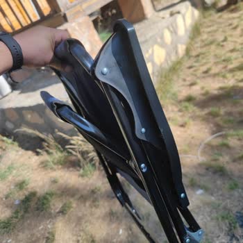 İlk Kullanımda Eğilen Kamp Sandalyesi Hayal Kırıklığı Yarattı