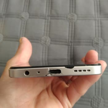 KVK Servisinde Mağduriyet: Hem Para Aldılar, Hem Telefonuma Zarar Verdiler!