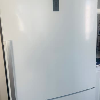 Buzdolabındaki Sürekli Sorun Ve Yetersiz Servis Deneyimi