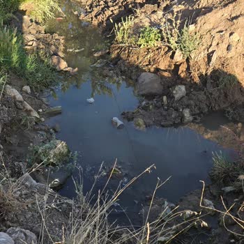 Horoz Mahallesi'nde Tehlikeli Su Kanalı Çocuklarımızı Tehdit Ediyor