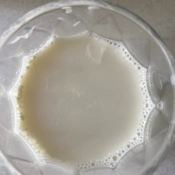 Pınar Süt İçerisinden Kaymak Benzeri Parçalar Çıktı