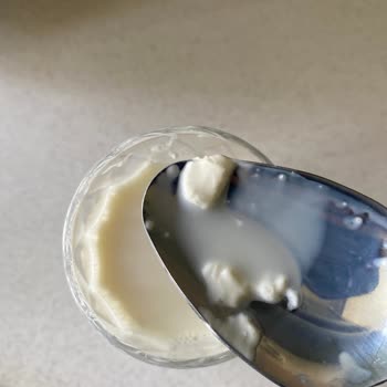 Pınar Süt İçerisinden Kaymak Benzeri Parçalar Çıktı