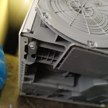 Yetkili Servis Kırık Aparat İçin Ücret Talep Ediyor