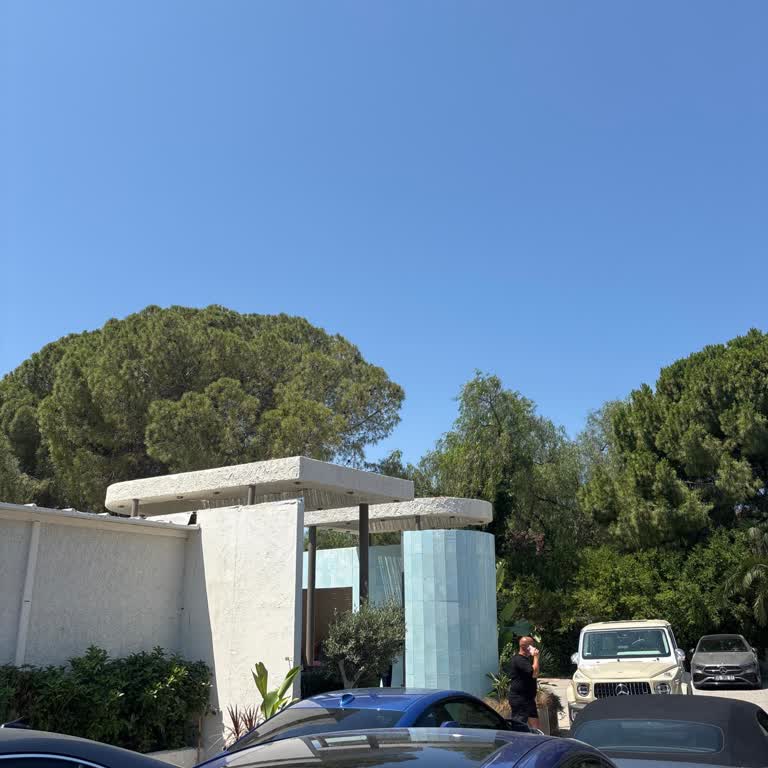 Rezervasyonum Olmasına Rağmen Giriş Yapamadım, Personel Çok Saygısızdı