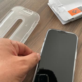 Spigen Kılıf İphone'a Tam Oturmadı Ve Çıt Çıt Ses Yapıyor