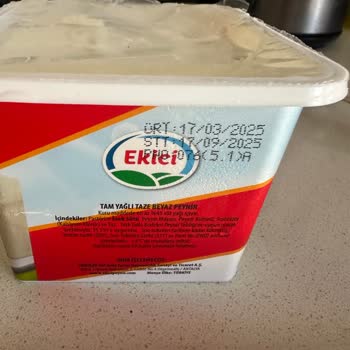 Hakmar Ekspres'ten Alınan Ekici Süzme Peynir Ekşimiş Ve Bozuk Çıktı