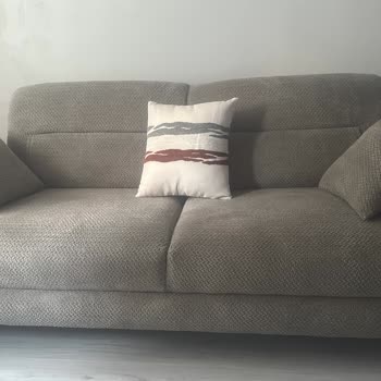 Koltukların Kalitesiz Malzemeden Üretilmesi Ve Teslimat Sorunu