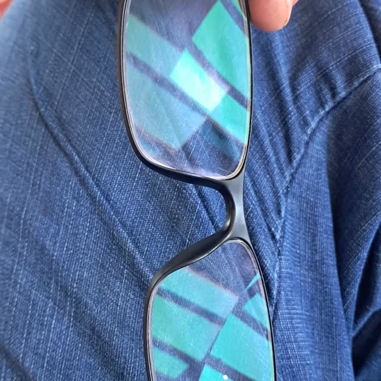 Aldığım Gözlük Çerçevesi Camı Sürekli Düşüyor