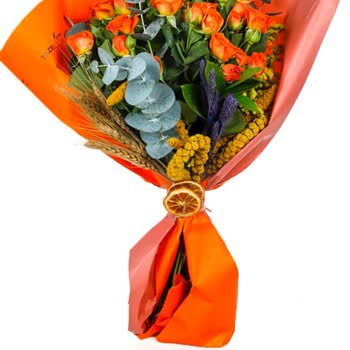 Taze Çiçek'ten Gelen Siparişte Açmamış Ve Kalitesiz Güller Hayal Kırıklığı Yarattı