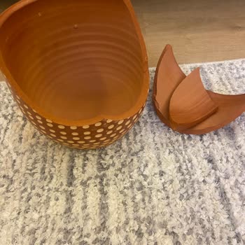 Satın Aldığım Saksı Anında Kırıldı, İade Ve Destek Alamıyorum