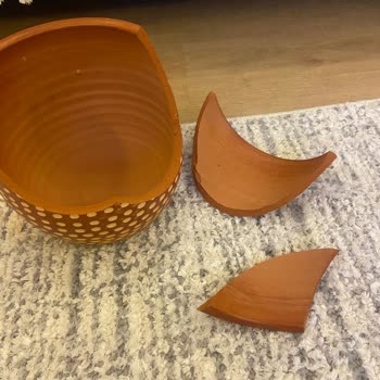 Satın Aldığım Saksı Anında Kırıldı, İade Ve Destek Alamıyorum