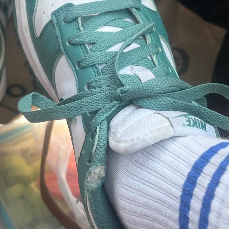 Yeni Alınan Ayakkabının Sünger Kısmı Kısa Sürede Yırtıldı