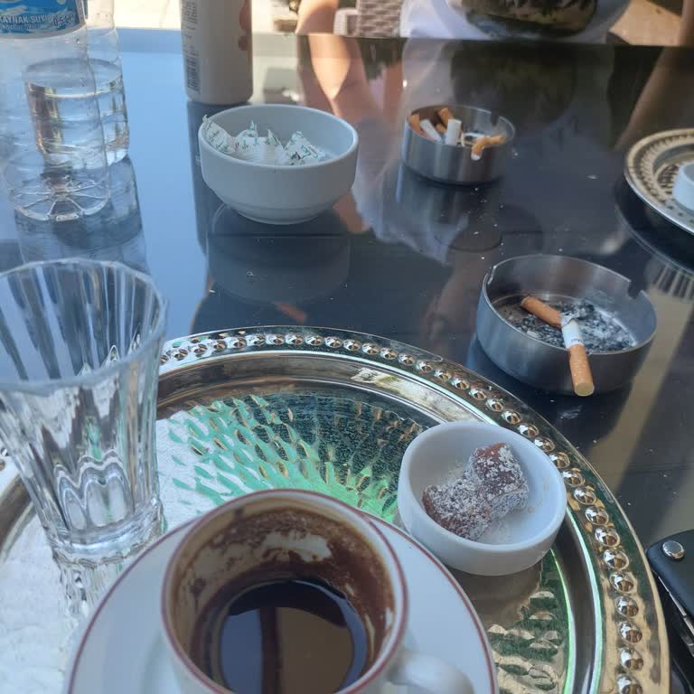 Kahvaltıda Geç Servis Ve Kirli Bardaklar Deneyimimizi Mahvetti