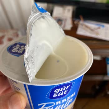 Gürsüt Krem Peynir Bozuk Halde Dolapta Bekliyor