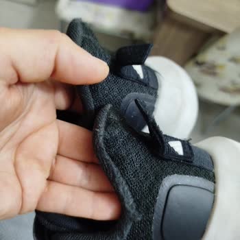 Aldığım Adidas Ayakkabı Kısa Sürede Yıprandı Ve Destek Alamadım