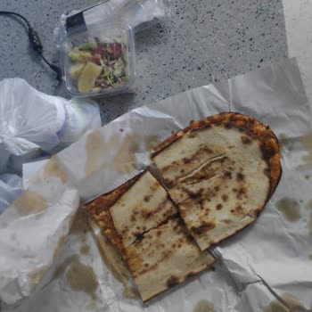 Eksik Lahmacun Siparişi Ve Yetersiz Destek Süreci