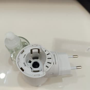 Oda Kokusu Kumandamı Ve Mobilyamı Eritti Çözüm Bekliyorum