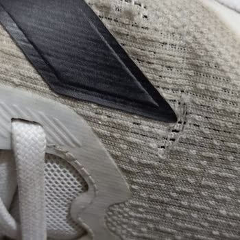 Aldığım Spor Ayakkabı Kısa Sürede Yırtıldı, Değişim Ya Da İade Talep Ediyorum