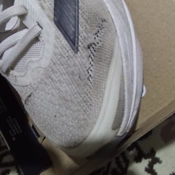 Aldığım Spor Ayakkabı Kısa Sürede Yırtıldı, Değişim Ya Da İade Talep Ediyorum