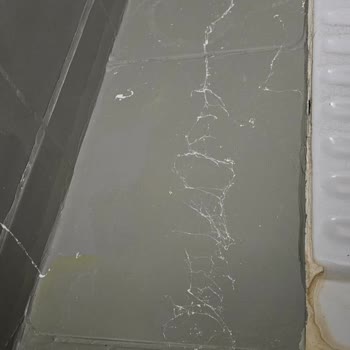 Polisan Fayans Boyası Ve Cila Ürünlerinde Sararma Sorunu Ve Firma Desteği Eksikliği