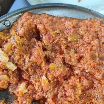 Kahvaltıda Ozensiz Sunum Ve Ilgisizlik Deneyimi