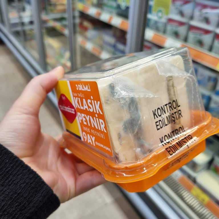 Migros Mağazasında Küflü Peynir Ve Yetersiz Ürün Kontrolü