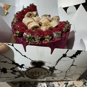 Yeşim Pasta & Cafe Güngören'den Aldığım Pasta Küflendi