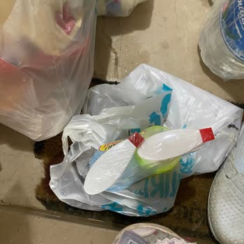 A101 Kapıda Siparişimde Deterjan Akıntısı Nedeniyle Ekmek Küflendi, İade Talebim Sonuçlanmadı