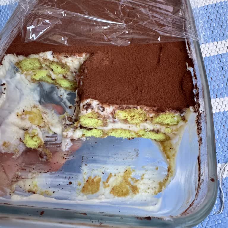 Pesotti Kedi Diliyle Yapılan Tatlının Rengi Yeşile Döndü, Şaşkınlık Ve Endişe Yaşadım