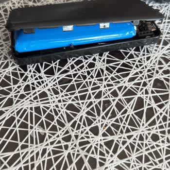 Philips Power Bank Şişti Ve Patlama Riski Oluştu