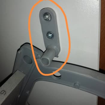 Adore Mobilya Ayakkabılığının Plastik Parçaları Kırılıyor, Yedek Parça Bulunamıyor