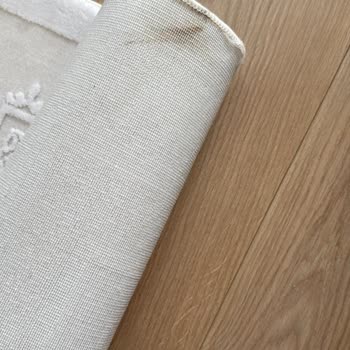 Yıkamadan Gelen Halımda Lekeler Ve İletişim Sorunu