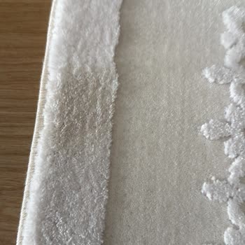 Yıkamadan Gelen Halımda Lekeler Ve İletişim Sorunu