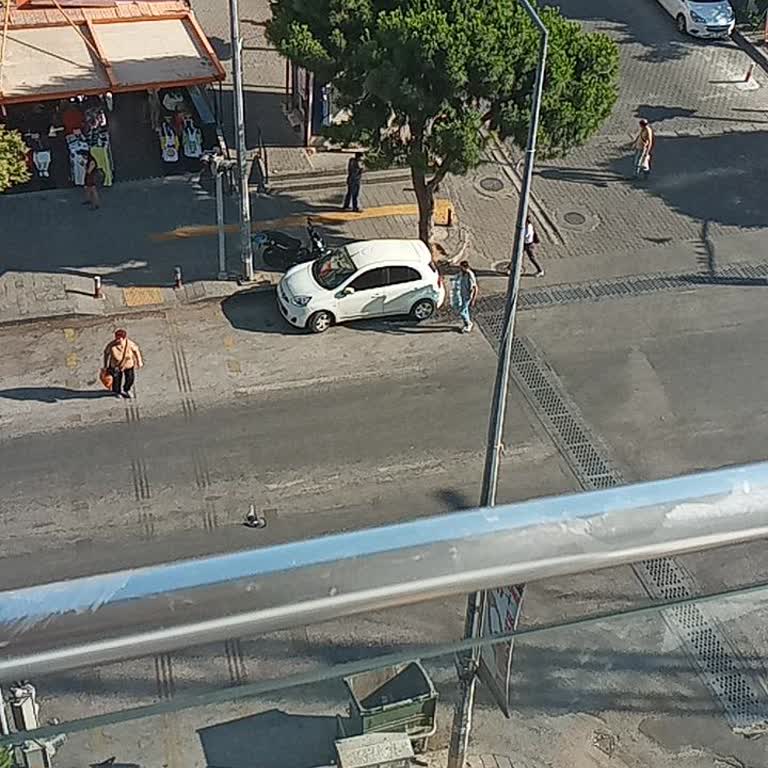 Çeşme Durağında Sürekli Gürültü Yapan Şahıs Nedeniyle Yaşanan Rahatsızlık