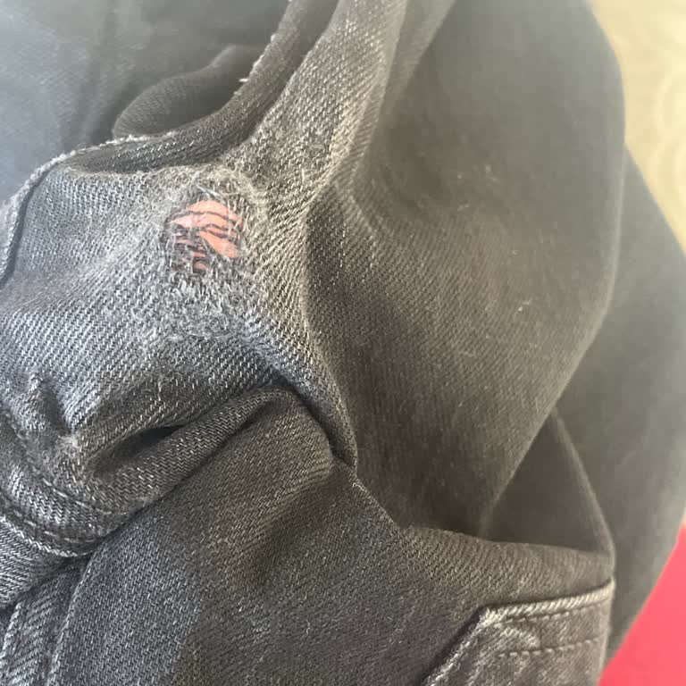 Boyner'den Alınan Levi's Jean Kısa Sürede Yıprandı, Destek Alamadım