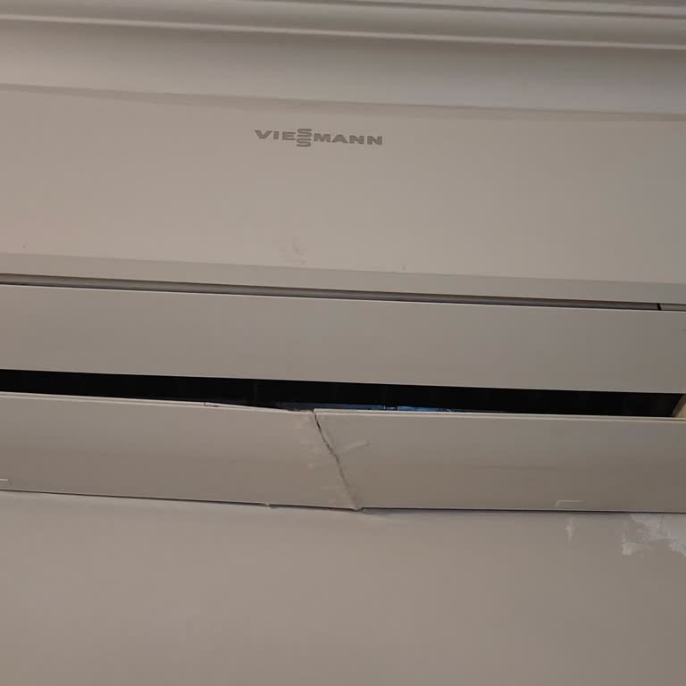 Klimanın İç Ünitesi Aniden Kırıldı Ve Su Akıtmaya Başladı