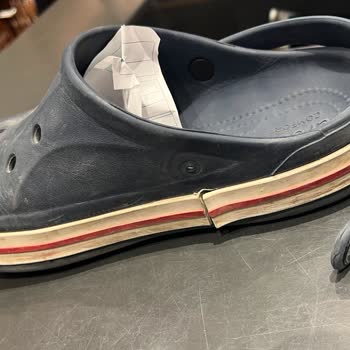 Crocs Terlikler 1 Ayda Deforme Oldu, Değişim Reddiyle Mağdur Edildik