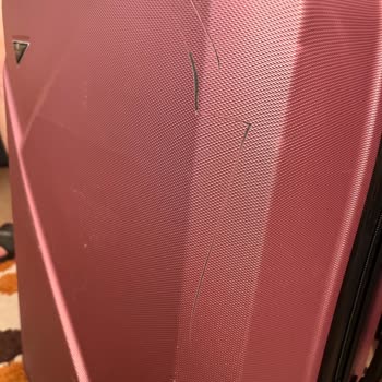 PTT Kargo Valizimi Hasarlı Teslim Etti, Mağduriyetimin Giderilmesini İstiyorum