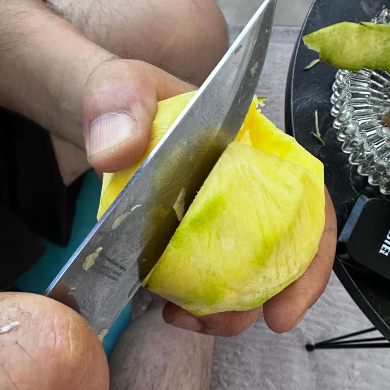 Getir'den Sipariş Edilen Meyveler Taze Değildi, Paramız Boşa Gitti