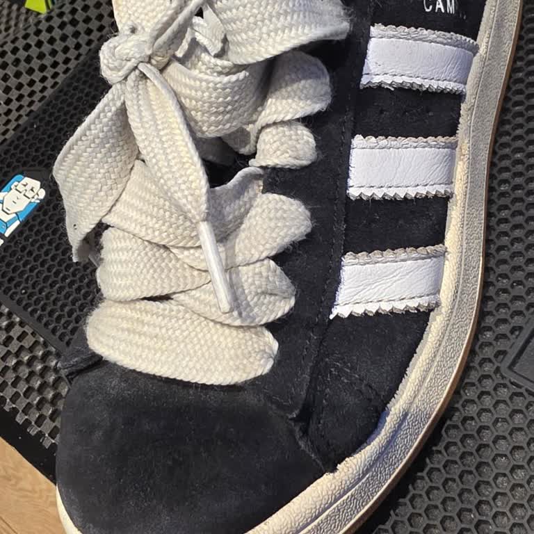 Adidas Ayakkabıda Kısa Sürede Deformasyon Ve Mağaza İlgisizliği