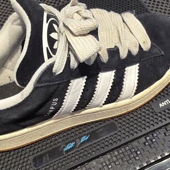 Adidas Ayakkabıda Kısa Sürede Deformasyon Ve Mağaza İlgisizliği