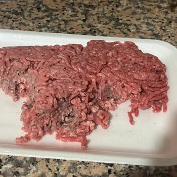 File Market'ten Aldığım Kıymada Farklı Renkli Et Parçaları Çıktı, Güvenim Sarsıldı