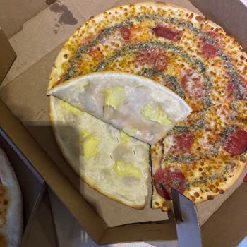 Domino's Pizza'da Eksik Malzeme Ve Kalitesiz Ürün Deneyimi