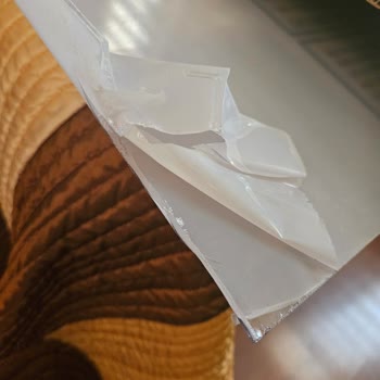 Kırık Gelen TV Koruma Camı Ve İletişimsiz Satıcı