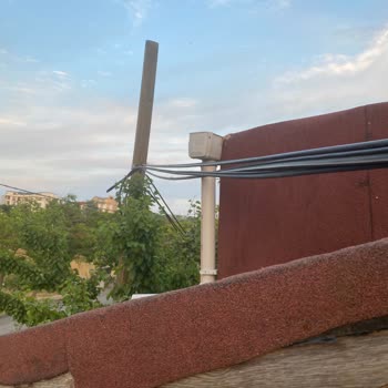 Çatımdan Geçen Türk Telekom Kablosu Sorunu Çözülmüyor