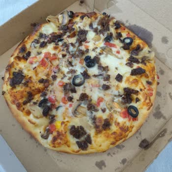 Orta Boy Sipariş Ettik, Küçük Boy Pizza Gönderildi!